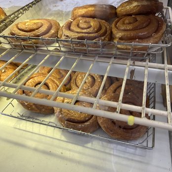 Spunky Dunkers Donuts - Cinnamon Roll - Donuts Near Me - Palatine, Illinois