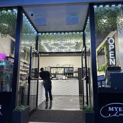 Myer’s Lounge - Front entrance