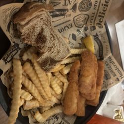 Donny's - Fried cod with fries