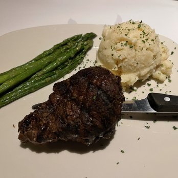 Bonefish Grill - Filet mignon with asparagus - Seafood Near Me - Louisville, Kentucky Bonefish Grill - Filet mignon with asparagus - Seafood Near Me - Louisville, Kentucky