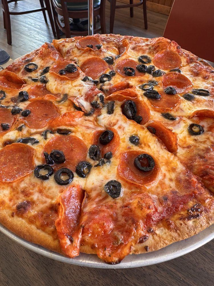 Brickhouse Burgers & Pizza Logo