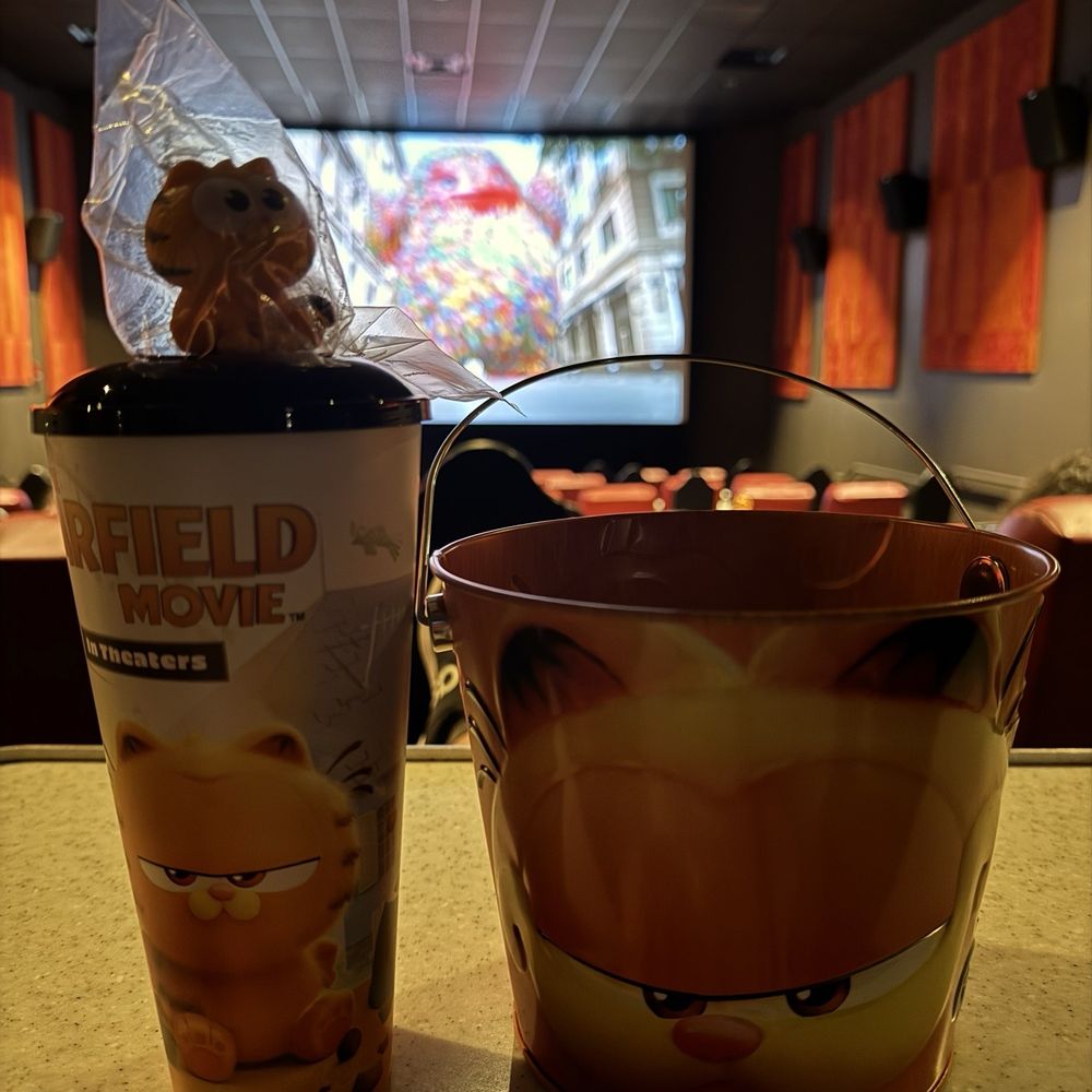 Garfield movie (2024) - Garfield movie combo with popcorn and drink