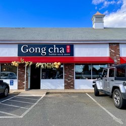 Gong Cha - Outside during grand opening - was pretty busy