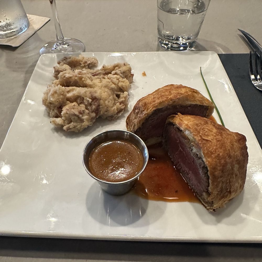 CraftWay Kitchen - Beef Wellington - New American Near Me - Southlake, Texas