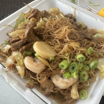 Little Ongpin - Pancit  Bijon - Filipino Near Me - Los Angeles, California
