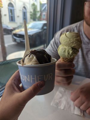 Bonheur Ice Cream and Pie by null