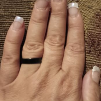 JJ's Nails - My left hand she wouldn't listen to me when I told her it didn't match up she must be blind lol very chunky compared to other hand. - Nail Salons Near Me - Mansfield, Ohio