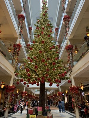 Power Plant Mall by null