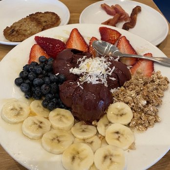 Broken Yolk Cafe - Açaí with sides of turkey sausage and bacon - Breakfast & Brunch Near Me - Henderson, Nevada Broken Yolk Cafe - Açaí with sides of turkey sausage and bacon - Breakfast & Brunch Near Me - Henderson, Nevada