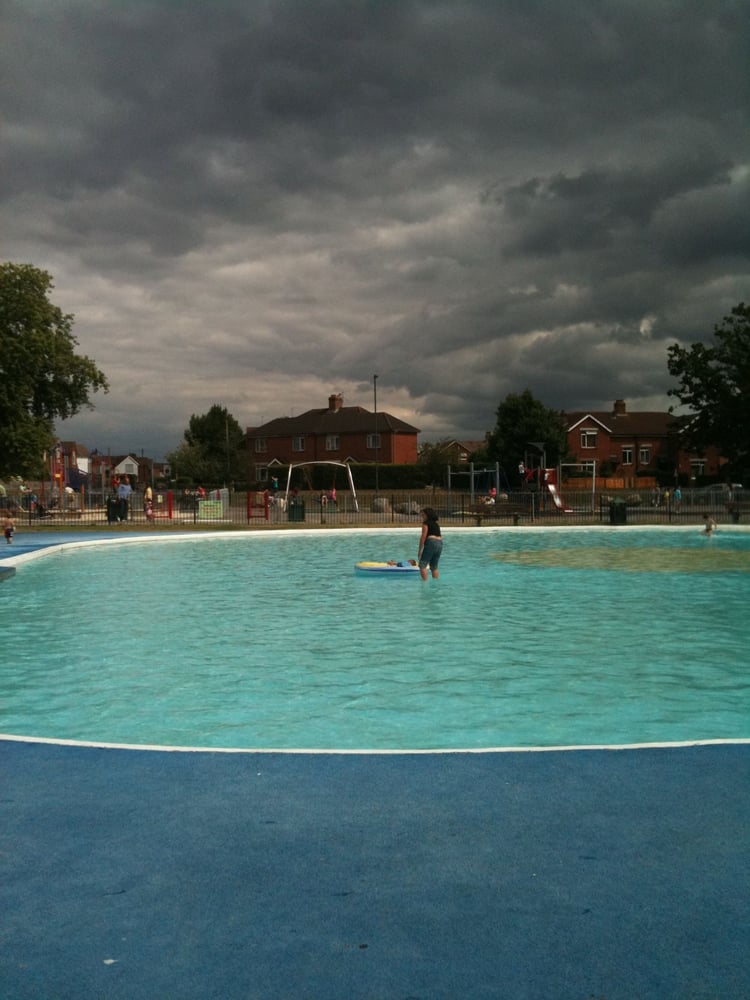 FLEMING PARK PADDLING POOL Updated July 2024 157 Passfield Ave, Eastleigh, Hampshire, United