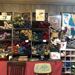 Kissel Country Tin Gifts - Yarn wall!