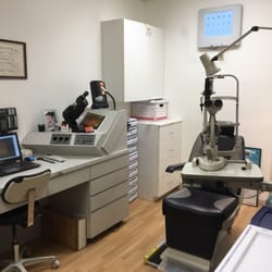 Dora Szymanowicz, OD - The doctor's exam room