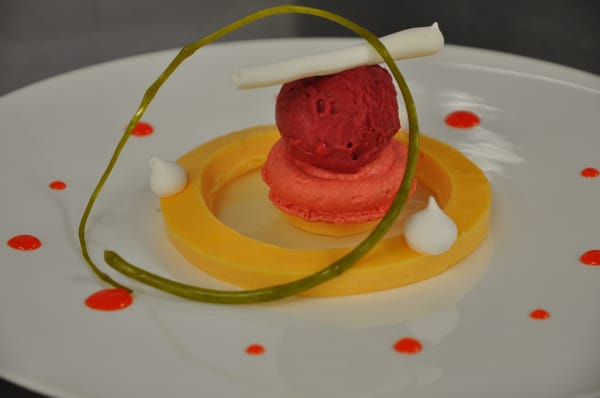 Restaurant La Table - Les 3 Lieux by null