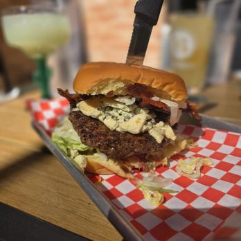 LINDY’S ON 4TH - Updated March 2026 - 587 Photos & 693 Reviews - 500 N ...