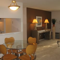 Summit Apartments - Dining/Living Room
