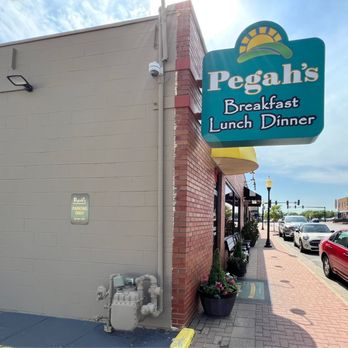 Pegah's Family Restaurant - the outside of the restaurant - Breakfast & Brunch Near Me - Shawnee, Kansas