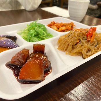 Makkal Chon - Various Banchan - Korean Near Me - Toronto, Ontario