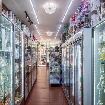 Avenue B Beer & Cigars - Beautiful looking store! So clean and inviting - Vape Shops Near Me - New York, New York