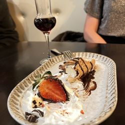 Villa Dolce Cafe - Don't forget the cannoli