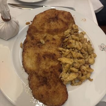 Restaurant Walliser Kanne - Pork schnitzel with spaitzel - Swiss Food Near Me - Basel, BS