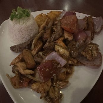 BaBaLoo Lounge - Chicken, shrimp, steak stir fry - Cuban Near Me - Palm Desert, California
