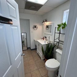 Eagles Station - Bathroom