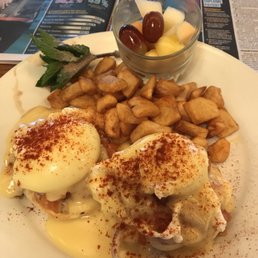 Smoked Salmon Eggs Benedict