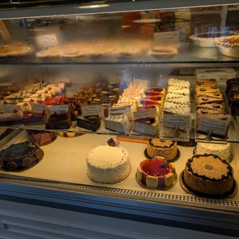 Bakery Nouveau - Cake case - Bakeries Near Me - Seattle, Washington Bakery Nouveau - Cake case - Bakeries Near Me - Seattle, Washington