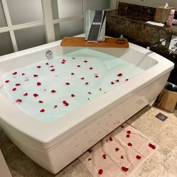 Paradisus La Perla - Our concierge surprised us with this bubble bath a long day on water in a yacht. Nice touch! - Resorts Near Me - Playa del Carmen, ROO Paradisus La Perla - Our concierge surprised us with this bubble bath a long day on water in a yacht. Nice touch! - Resorts Near Me - Playa del Carmen, ROO