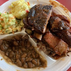 Photo of House Park Bar-B-Q - Austin, TX, United States. Mix Plate.
