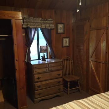 Reverse Creek Lodge - Large bedroom - Hotels Near Me - June Lake, California Reverse Creek Lodge - Large bedroom - Hotels Near Me - June Lake, California