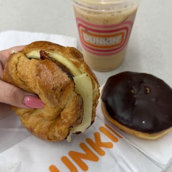 Dunkin’ - Coffee & Tea Near Me - Franklin, Tennessee