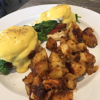 Killian Cafe & Grill - Eggs Florentine - Breakfast & Brunch Near Me - Miami, Florida
