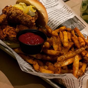 Claw Daddy's - Crispy Cracklin' Chicken Sandwich - Cajun/Creole Near Me - New York, New York