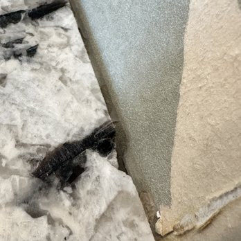 Classic Rock Fabrication - chipped other edge - Building Supplies Near Me - Cranberry Township, Pennsylvania