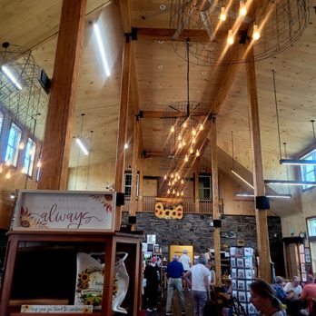 Bailiwick Market & Cafe - Ice Cream & Frozen Yogurt Near Me - Elbridge, New York