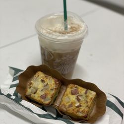 Starbucks - Pistachio cold brew and egg, Potato, Cheddar & Chive Bakes