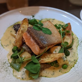 Richmond Station - Salmon - Canadian (New) Near Me - Toronto, Ontario
