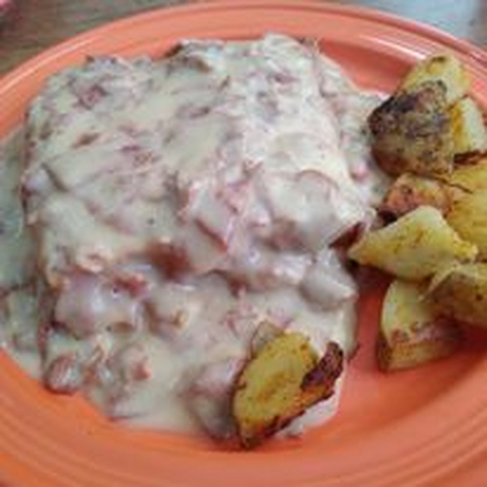 The Frying Pan - Chipped Beef gravy on toast with homefries. - Breakfast & Brunch Near Me - Lusby, Maryland The Frying Pan - Chipped Beef gravy on toast with homefries. - Breakfast & Brunch Near Me - Lusby, Maryland