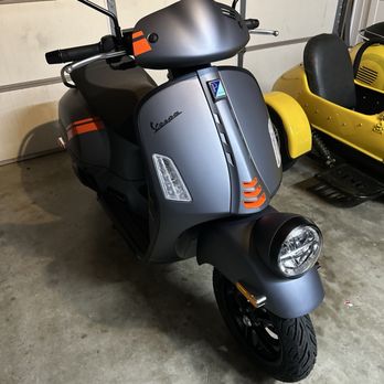 Vespa Los Angeles - My new Vespa GTV 310 sitting in my garage. Love this scooter - Motorcycle Dealers Near Me - Sherman Oaks, California Vespa Los Angeles - My new Vespa GTV 310 sitting in my garage. Love this scooter - Motorcycle Dealers Near Me - Sherman Oaks, California
