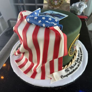 Celebrity Cake Studio - American flag fondant design draped over side of cake - Desserts Near Me - Tacoma, Washington