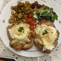 Eggstatic - Crispy Chicken Benedict