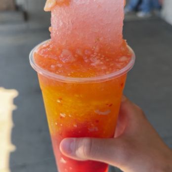 Cascada Refrescante - raspado de fresa, piña, y guayaba - Ice Cream & Frozen Yogurt Near Me - Buena Park, California