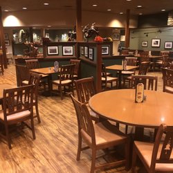 Two Rivers Restaurant - Sunday 6:30pm is slow.