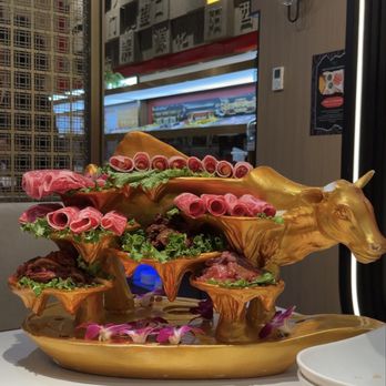 Qiao Lin Hotpot - Chicago Downtown - Giant beef feast - Hot Pot Near Me - Chicago, Illinois