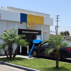 La Puente Shell - Drive thru car wash.