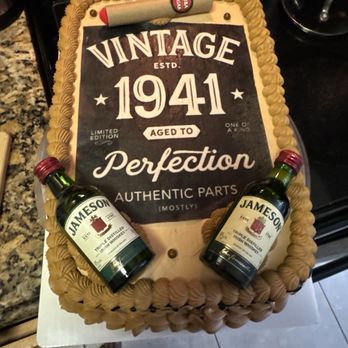 Superb Cakes - Vanilla with butterscotch pudding. - Custom Cakes Near Me - Fort Lauderdale, Florida