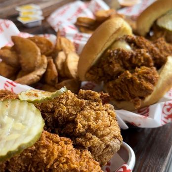The Red Chickz - Instagram @JUDEETHEFOODEE - Chicken Shop Near Me - Carlsbad, California