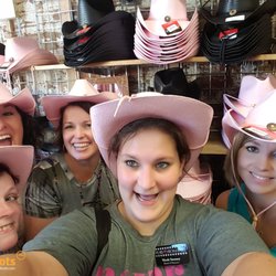 Strayboots - Nashville Team Building Scavenger Hunt