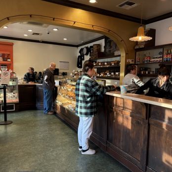 Freeport Bakery - Bakeries Near Me - Sacramento, California